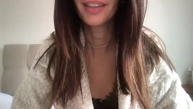 paolajonez online show from 10/19/25, 11:22