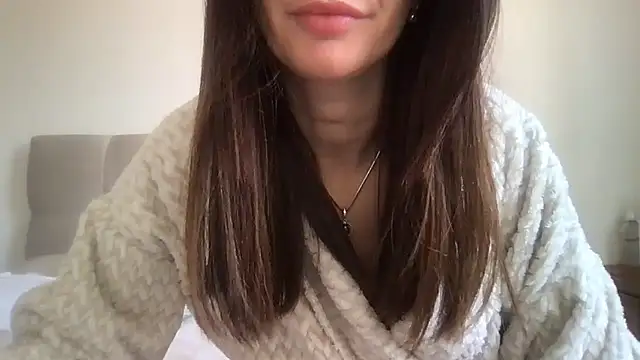 paolajonez online show from 10/20/25, 03:56