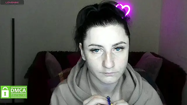 Muse kitty jenia online show from 11/12/25, 06:30