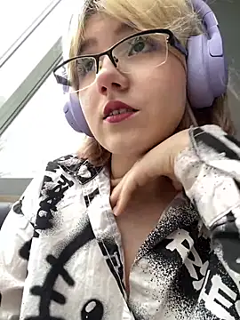 Snapshot of Baby__Naughty chatting on 03/14/25, 11:12 Baby Naughty online show from 03/14/25, 11:12
