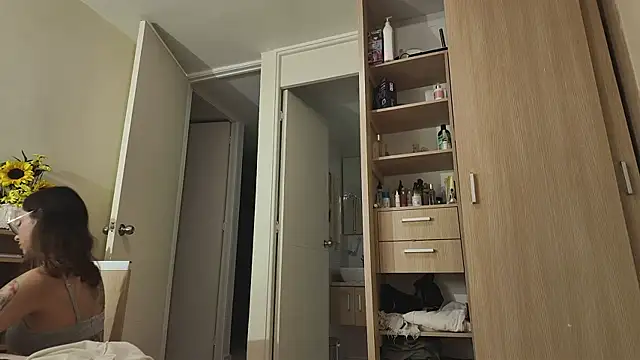 juanasnz99 online show from 03/21/25, 05:21