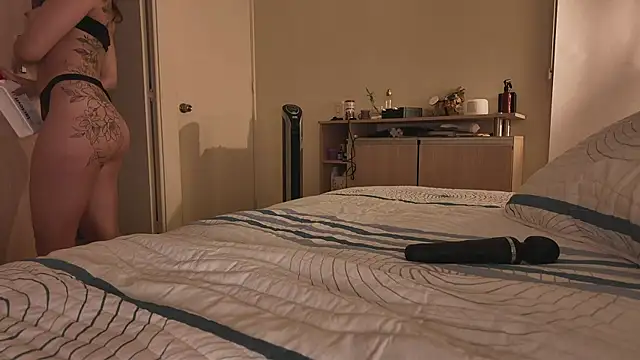 juanasnz99 online show from 11/04/25, 03:16