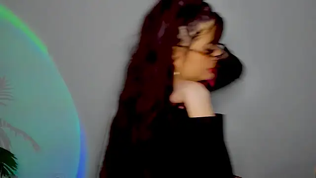 Snapshot of aishahottie chatting on 12/04/24, 01:47 aishahottie online show from 12/04/24, 01:47