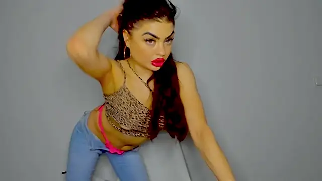 Snapshot of aishahottie chatting on 12/11/24, 02:09 aishahottie online show from 12/11/24, 02:09