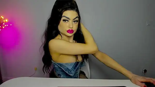 Snapshot of aishahottie chatting on 01/29/25, 11:35 aishahottie online show from 01/29/25, 11:35