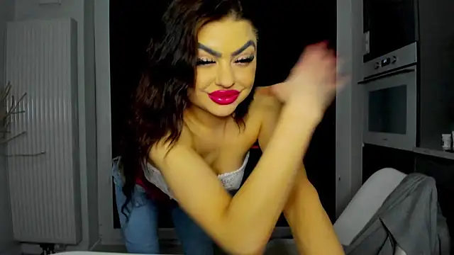 Snapshot of aishahottie chatting on 02/11/25, 02:57 aishahottie online show from 02/11/25, 02:57