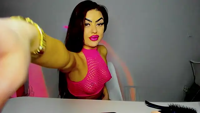 Snapshot of aishahottie chatting on 03/14/25, 01:05 aishahottie online show from 03/14/25, 01:05