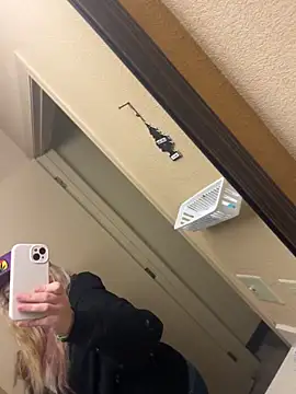 Lalalynn online show from 04/06/26, 01:36