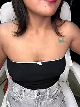 LeisyXO online show from 12/03/24, 12:57