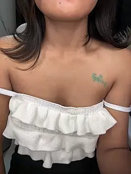 LeisyXO online show from 01/17/25, 01:36