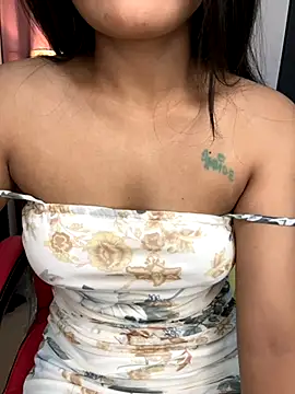 LeisyXO online show from 10/06/25, 08:06