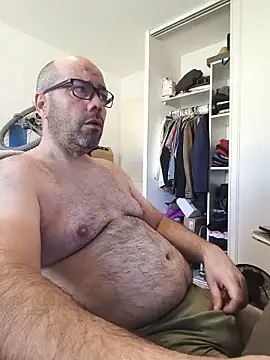 Snapshot of veryverybigdick45 chatting on 06/18/26, 09:14 veryverybigdick45 online show from 06/18/26, 09:14