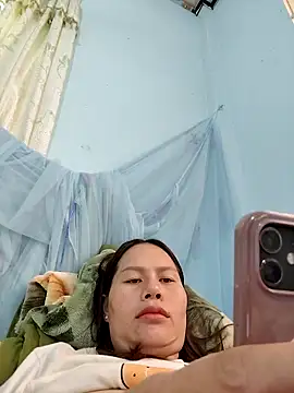 Snapshot of Baby-ladyass20 chatting on 10/15/25, 02:22 Baby-ladyass20 online show from 10/15/25, 02:22