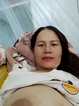 Snapshot of Baby-ladyass20 chatting on 12/15/25, 03:22 Baby-ladyass20 online show from 12/15/25, 03:22