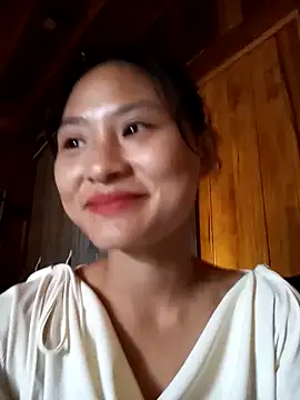 trieungoclnt online show from 09/18/25, 04:03