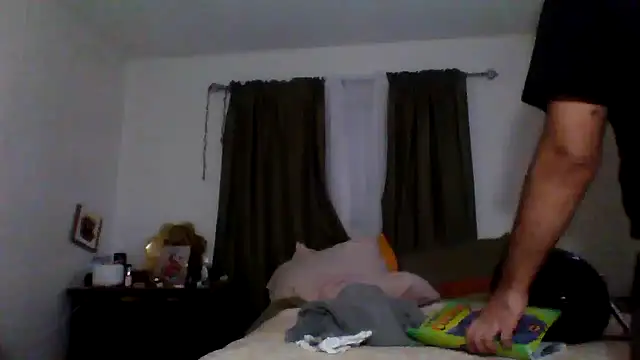 Snapshot of JooveyRose chatting on 10/05/25, 04:11 JooveyRose online show from 10/05/25, 04:11
