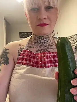 poussichienne online show from 02/13/25, 02:31