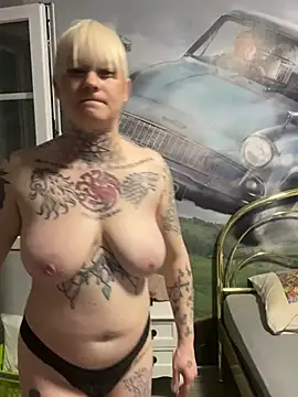 poussichienne online show from 02/25/25, 02:33