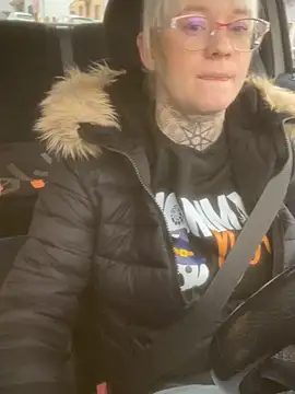 poussichienne online show from 11/28/25, 10:29