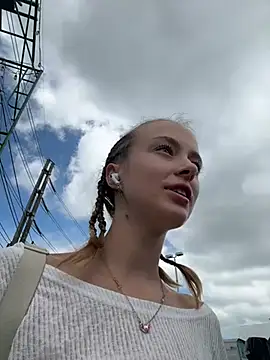 enjoy my beauty online show from 12/22/24, 05:12