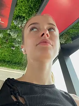 enjoy my beauty online show from 01/13/25, 04:39