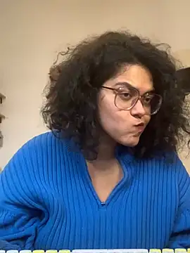 Snapshot of Curvydesifromgermany chatting on 01/28/25, 02:42 Curvydesifromgermany online show from 01/28/25, 02:42