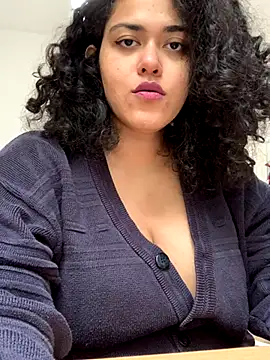 Snapshot of Curvydesifromgermany chatting on 10/08/25, 12:36 Curvydesifromgermany online show from 10/08/25, 12:36