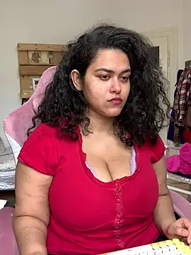 Snapshot of Curvydesifromgermany chatting on 03/26/26, 10:10 Curvydesifromgermany online show from 03/26/26, 10:10