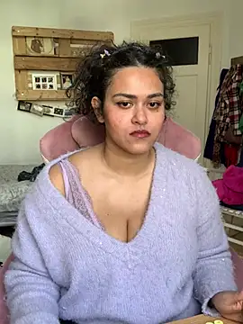 Snapshot of Curvydesifromgermany chatting on 03/27/26, 12:49 Curvydesifromgermany online show from 03/27/26, 12:49