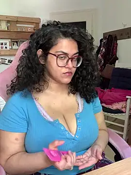 Snapshot of Curvydesifromgermany chatting on 05/04/26, 01:18 Curvydesifromgermany online show from 05/04/26, 01:18