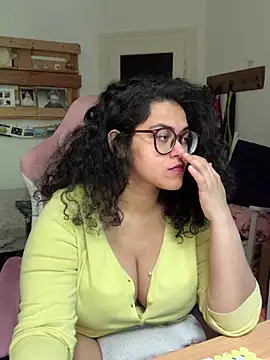 Snapshot of Curvydesifromgermany chatting on 05/07/26, 01:16 Curvydesifromgermany online show from 05/07/26, 01:16