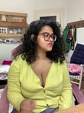 Snapshot of Curvydesifromgermany chatting on 05/08/26, 07:36 Curvydesifromgermany online show from 05/08/26, 07:36
