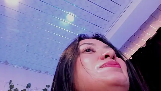 Snapshot of mariiana-diaz chatting on 02/21/25, 04:16 mariiana-diaz online show from 02/21/25, 04:16