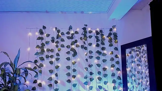 Snapshot of mariiana-diaz chatting on 02/26/25, 10:20 mariiana-diaz online show from 02/26/25, 10:20