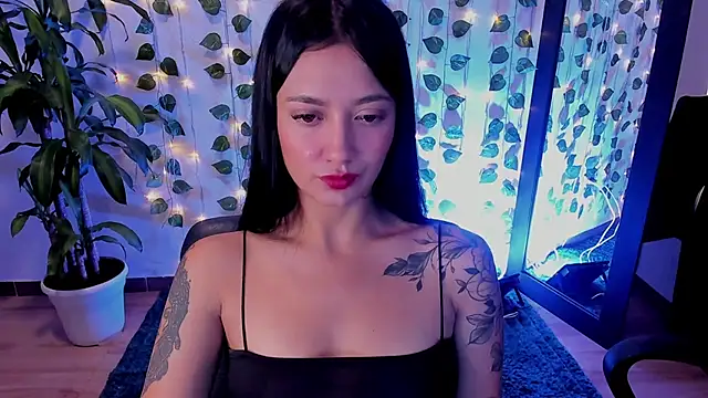 Snapshot of mariiana-diaz chatting on 03/07/25, 01:51 mariiana-diaz online show from 03/07/25, 01:51