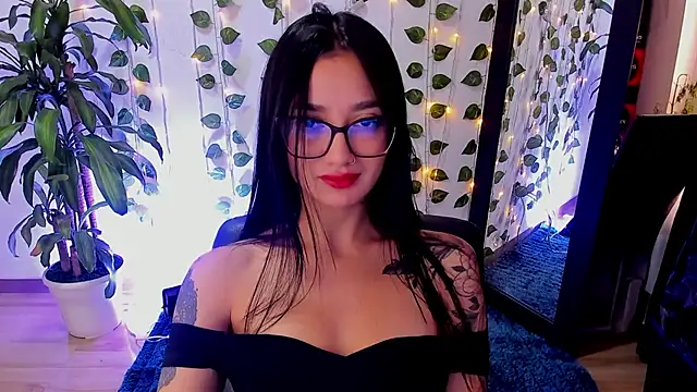 Snapshot of mariiana-diaz chatting on 12/01/25, 03:50 mariiana-diaz online show from 12/01/25, 03:50