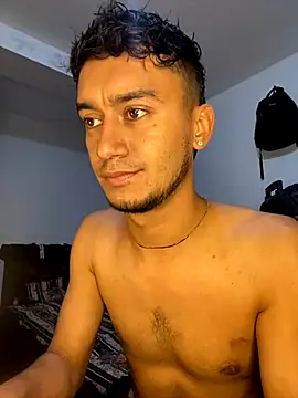 Snapshot of Kevin_Torres chatting on 12/03/24, 09:23 Kevin Torres online show from 12/03/24, 09:23