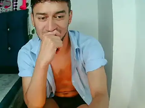 Snapshot of Kevin_Torres chatting on 12/14/24, 09:13 Kevin Torres online show from 12/14/24, 09:13