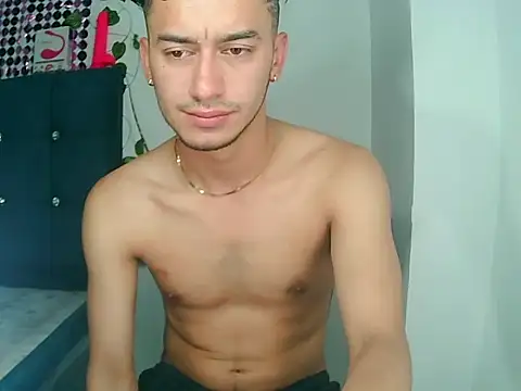 Snapshot of Kevin_Torres chatting on 12/19/24, 04:24 Kevin Torres online show from 12/19/24, 04:24