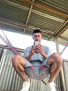 Snapshot of Kevin_Torres chatting on 01/07/25, 01:14 Kevin Torres online show from 01/07/25, 01:14