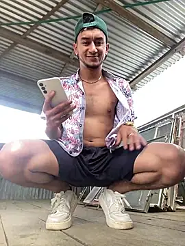 Snapshot of Kevin_Torres chatting on 01/09/25, 04:49 Kevin Torres online show from 01/09/25, 04:49