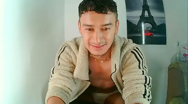 Snapshot of Kevin_Torres chatting on 01/22/25, 11:45 Kevin Torres online show from 01/22/25, 11:45