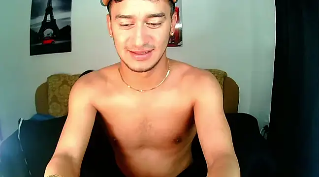 Snapshot of Kevin_Torres chatting on 01/25/25, 02:47 Kevin Torres online show from 01/25/25, 02:47