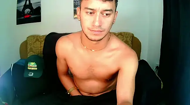 Snapshot of Kevin_Torres chatting on 01/25/25, 05:51 Kevin Torres online show from 01/25/25, 05:51