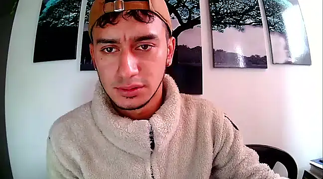 Snapshot of Kevin_Torres chatting on 02/25/25, 05:36 Kevin Torres online show from 02/25/25, 05:36