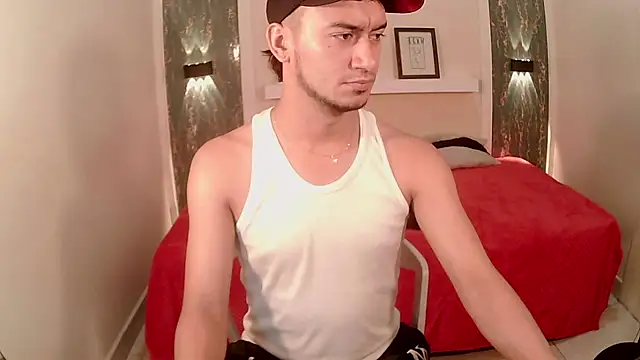 Snapshot of Kevin_Torres chatting on 09/16/25, 03:57 Kevin Torres online show from 09/16/25, 03:57