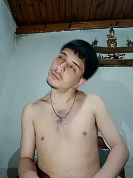 Snapshot of Elvergonn2105 chatting on 10/17/25, 04:37 Elvergonn2105 online show from 10/17/25, 04:37