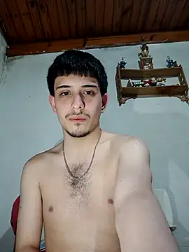 Snapshot of Elvergonn2105 chatting on 10/18/25, 04:48 Elvergonn2105 online show from 10/18/25, 04:48