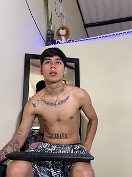 Lukas strong online show from 11/24/25, 02:06