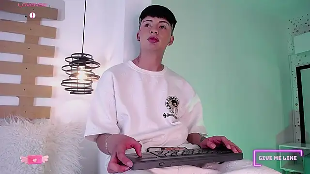 Steev Novoa online show from 03/11/25, 05:16